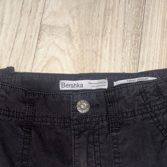 Bershka black straight cargo pants. Women’s sized 2 with adjustable waist. - Picture 4 of 4
